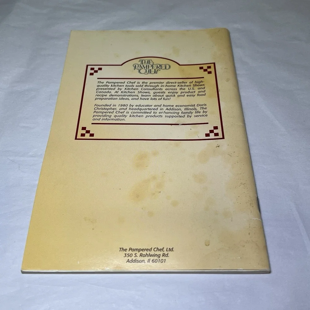 The Pampered Chef‎ Light & Simple Traditional Favorites Cookbook 1996 Paperback